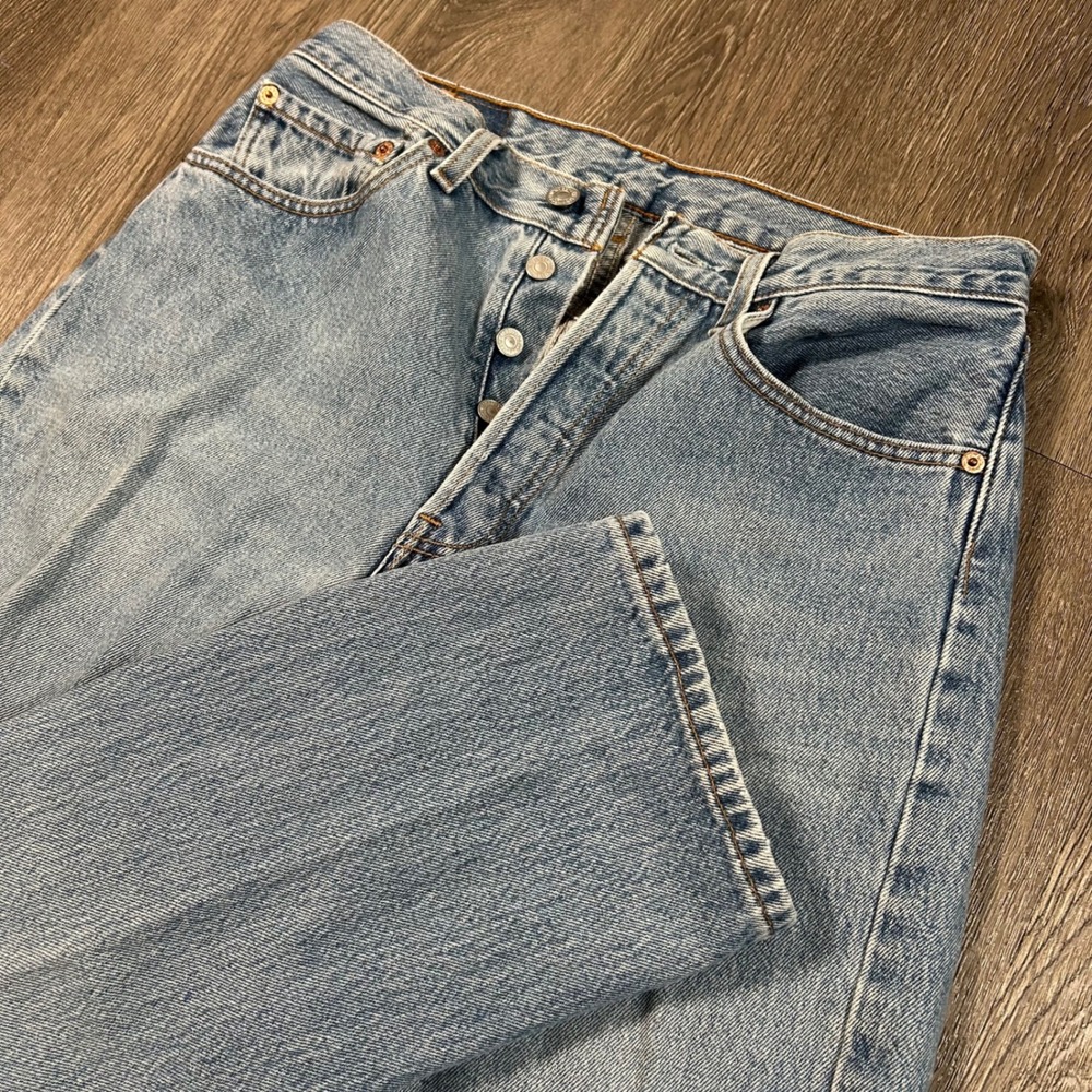 Vintage Levis 501 Jeans 31X32 (Fits 30X32) Button Fly Made in USA Straight Denim